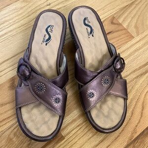 Soft Walk slip on Sandal Womens 8 wedges Rose Gold sunburst cushion comfort